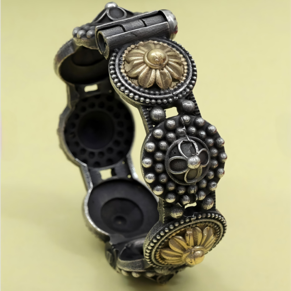Dual Toned Brass Kada - Image 3