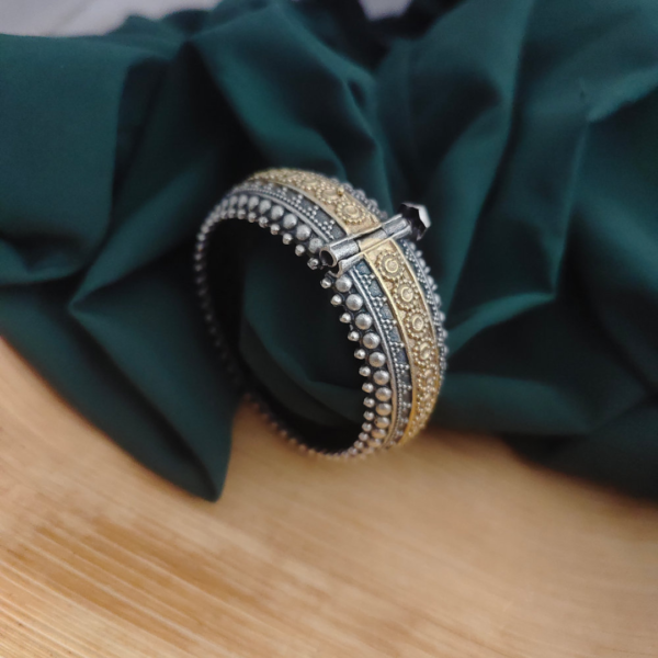 Dual Toned Brass Kada - Image 2
