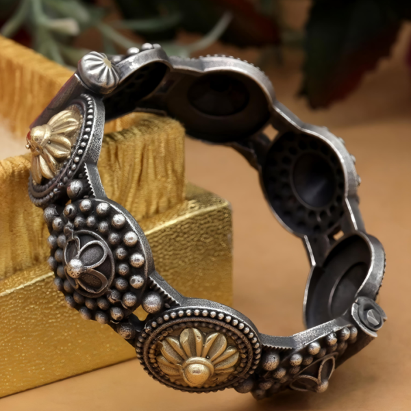Dual Toned Brass Kada - Image 2