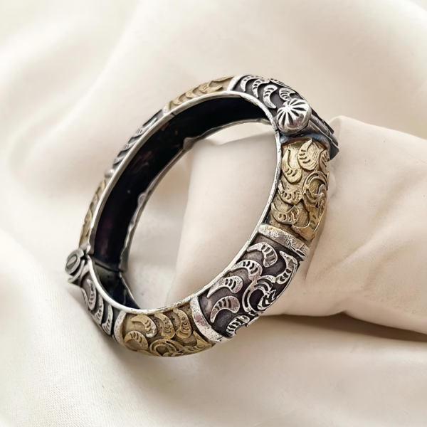 Dual Toned Brass Kada Set - Image 6