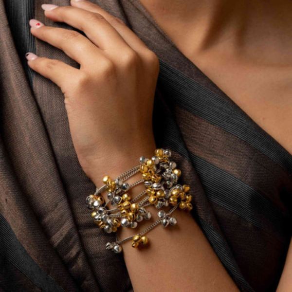 Dual Toned Ghungharoo Bracelet - Image 5