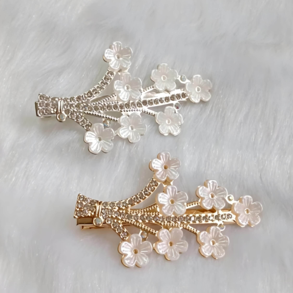 Trendy Pearl Korean Hair Clips Pair - Image 3