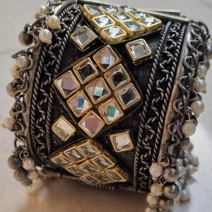 Kundan Fusion Hand Cuff