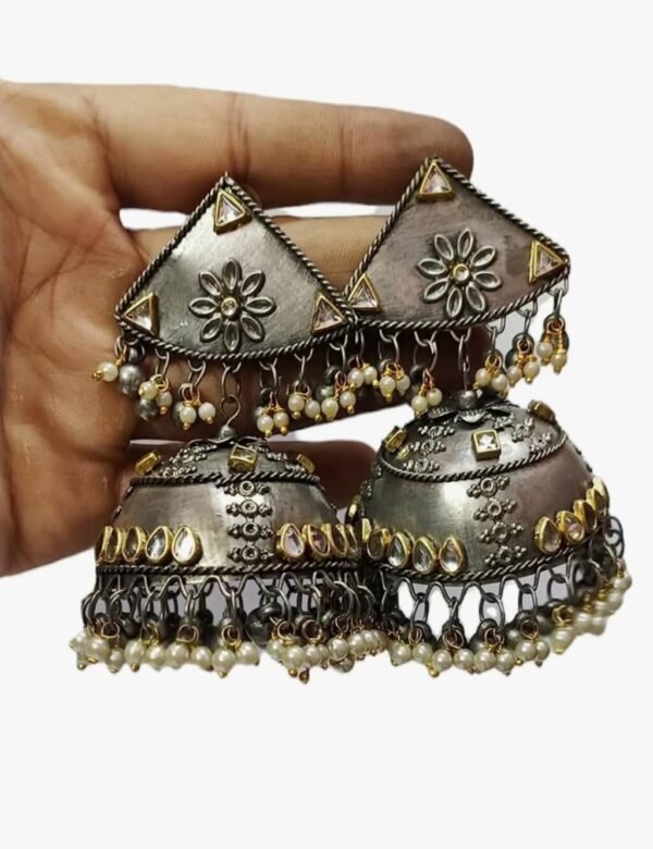 Kundan Fusion Black Oxidised Jhumka - Image 4