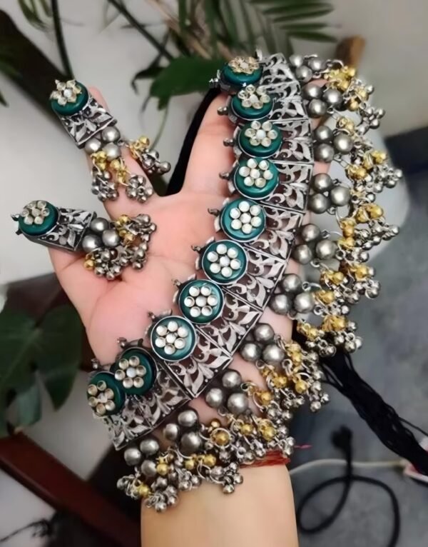 Ghungharoo Kundan Choker Necklace - Image 4