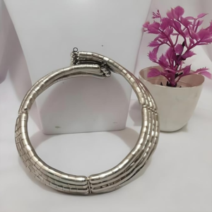 Spiral Viral Hasli Necklace (Silver)