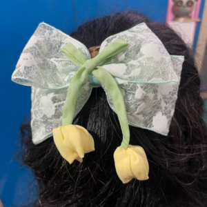 Tulip Korean-Inspired Floral Hair Accessory for Women & Girls – Elegant Bow Clip with Hanging Tulip Aesthetic Hair Claw (Green)