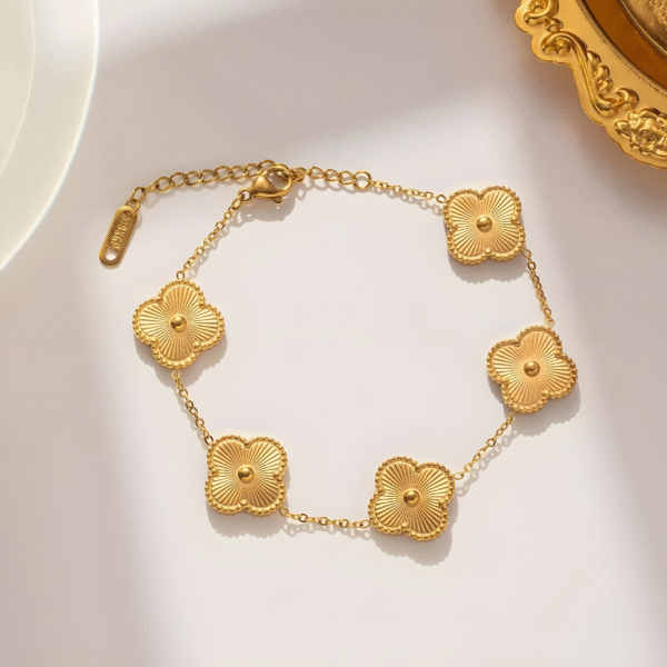 Clover Bracelet Five Leaf 18k Gold plated Waterproof Stainless Steel (Golden) - Image 3