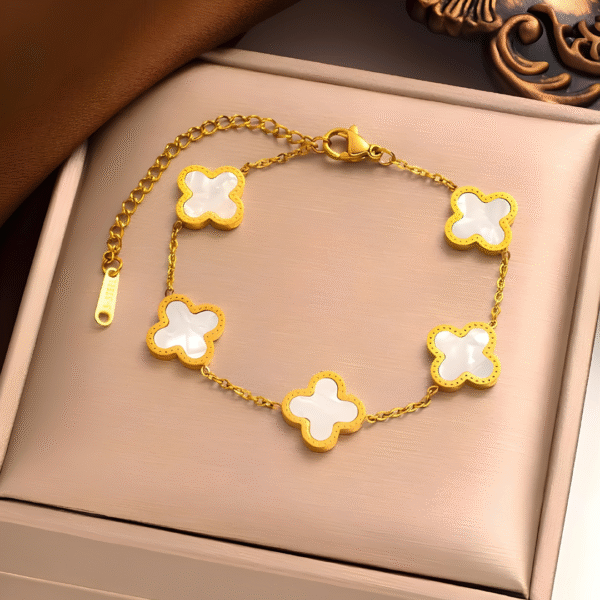 Clover Bracelet Five Leaf 18k Gold plated Waterproof Stainless Steel (White)