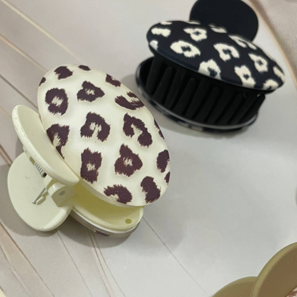 Elegant High Quality Hair Claw Clips Hair Accessories for Women (Pack of 2 Pcs) - Image 7