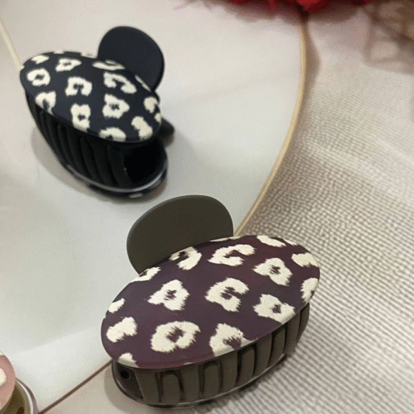 Elegant High Quality Hair Claw Clips Hair Accessories for Women (Pack of 2 Pcs) - Image 6