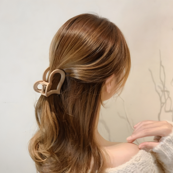 Trendy Heart Shaped Hair Claw Clips for Women and Girls – Set of 3 (Random Colors) - Image 7