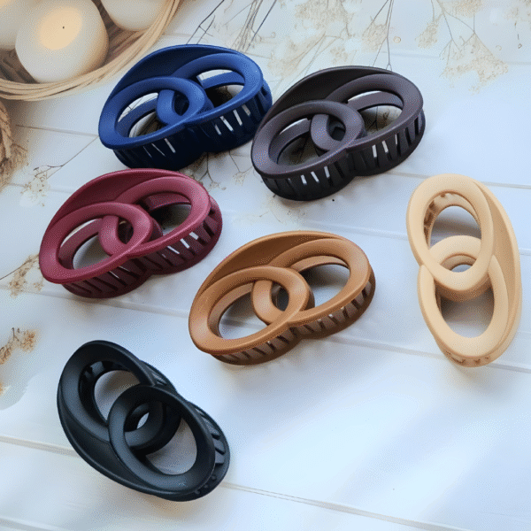 Trendy Interlock Hair Claw Clips for Women and Girls – Set of 3 (Random Colors) - Image 2