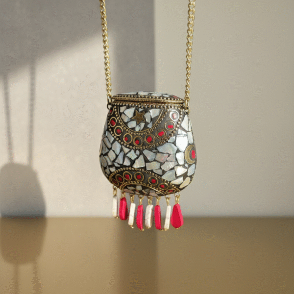Handmade Affordable Mini Coin Pouch For Women (MOP White 1)